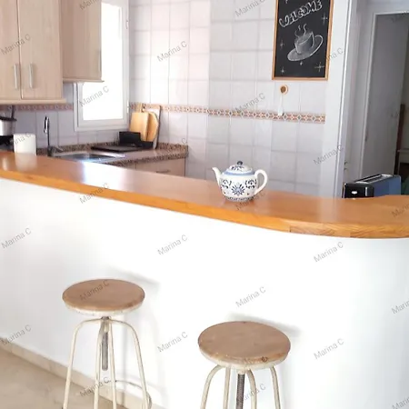 Beach, Parking, Wifi For 5 People!! Apartment